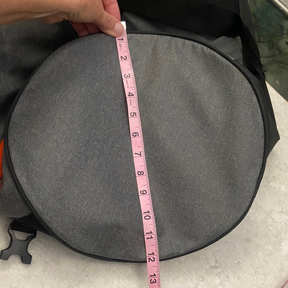 Orange and Gray Versatile Duffle Bag/Backpack - Avalanche brand. - Picture 4 of 14